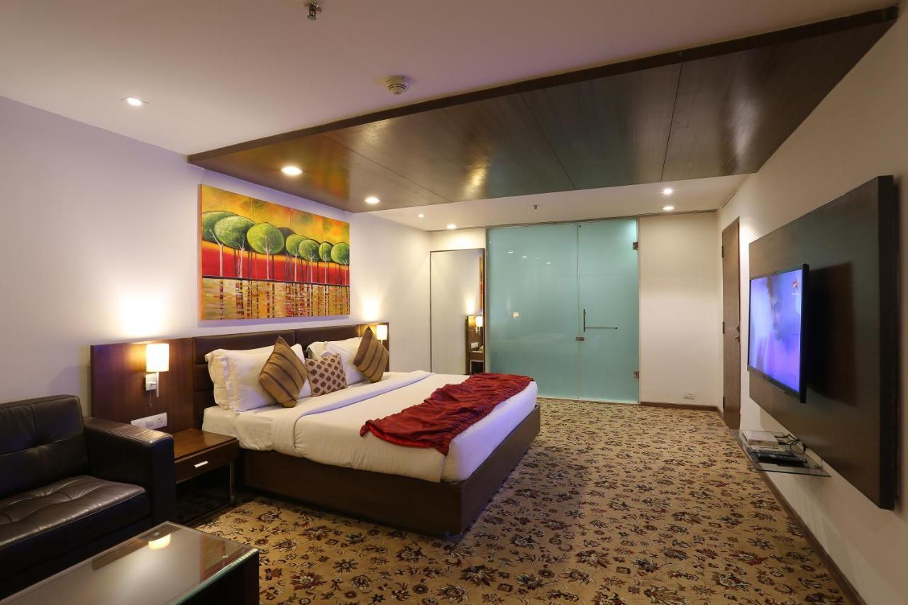 Hotel YMCA International Centre Ahmedabad Esterno foto