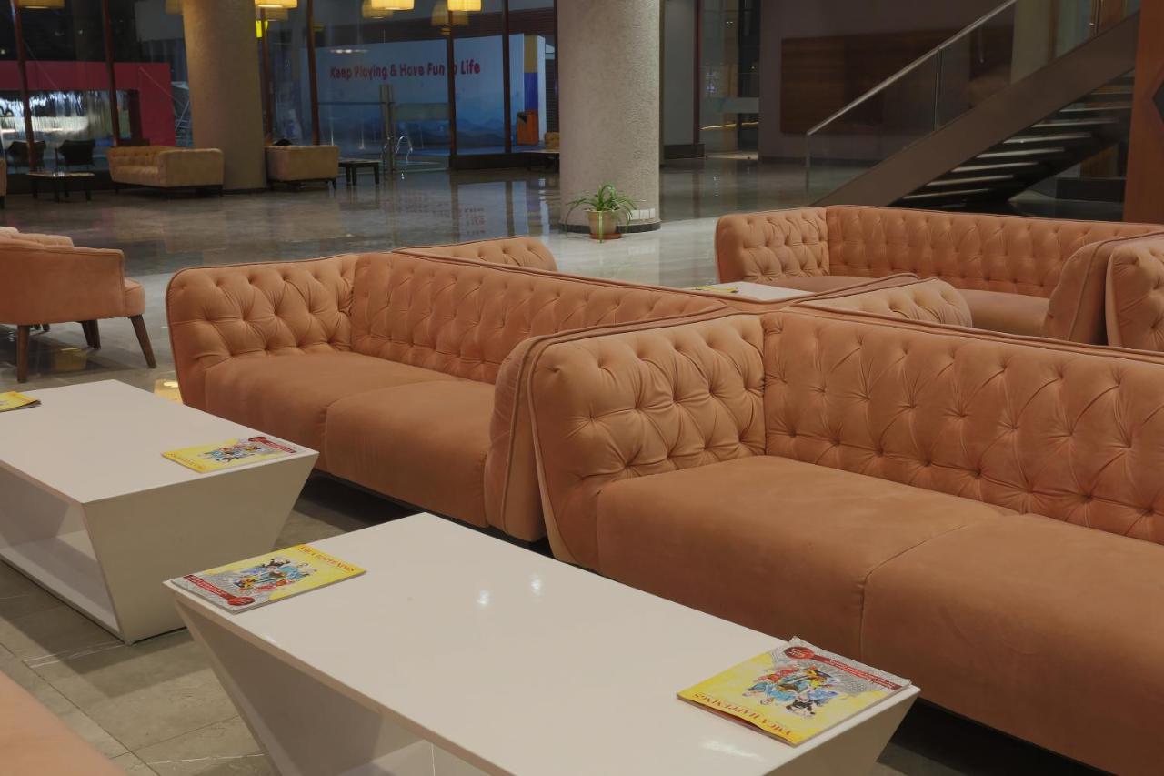 Hotel YMCA International Centre Ahmedabad Esterno foto