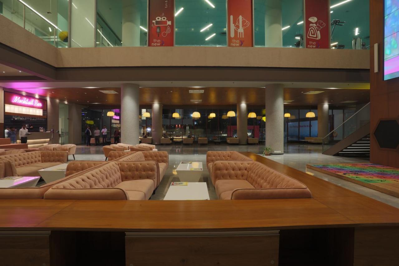 Hotel YMCA International Centre Ahmedabad Esterno foto